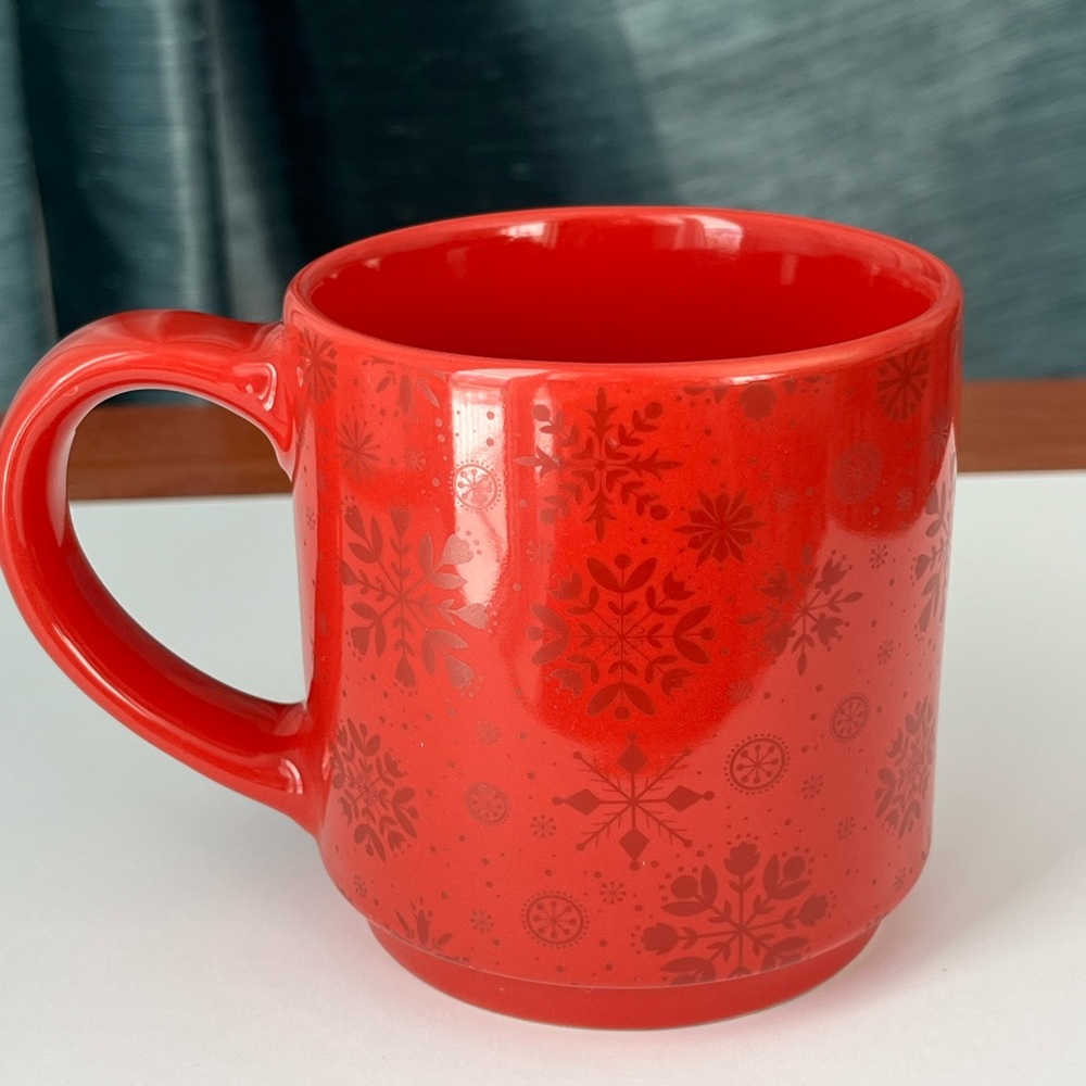 🛍️ 2/$20 SALE!
2021 Tim Horton’s Holiday Red Snowflake Christmas Ceramic Mug